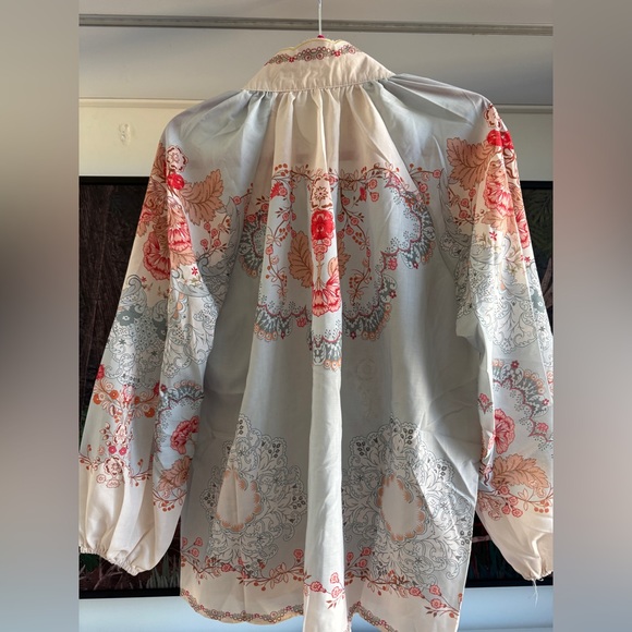 Designer-style Daylight Blouse and Shorts Set - Light Blue and Cream - Picture 7 of 16